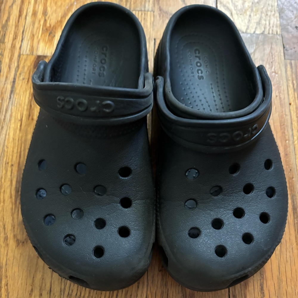 Kids black Crocs 13Y